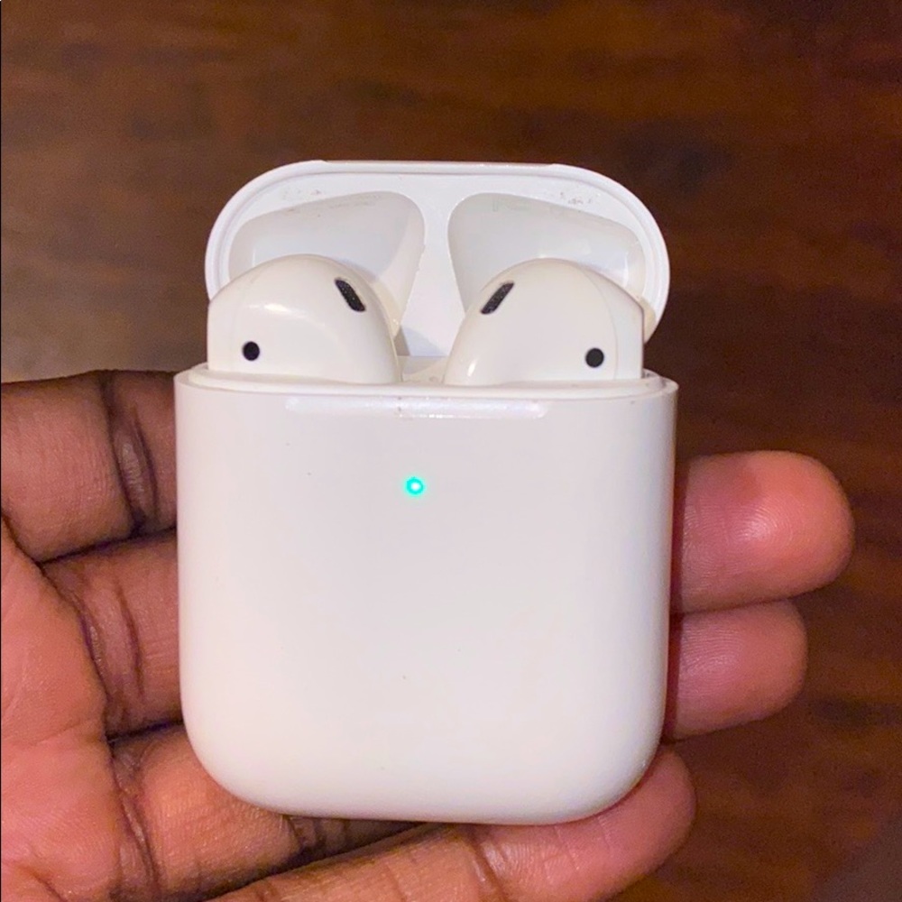AirPods
